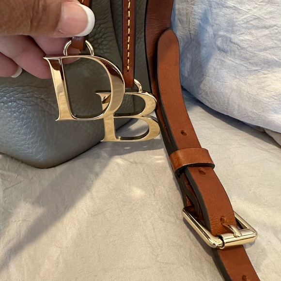 SOLD - Dooney Pebbled Grain Barlow bag- Taupe - Picture 2 of 15